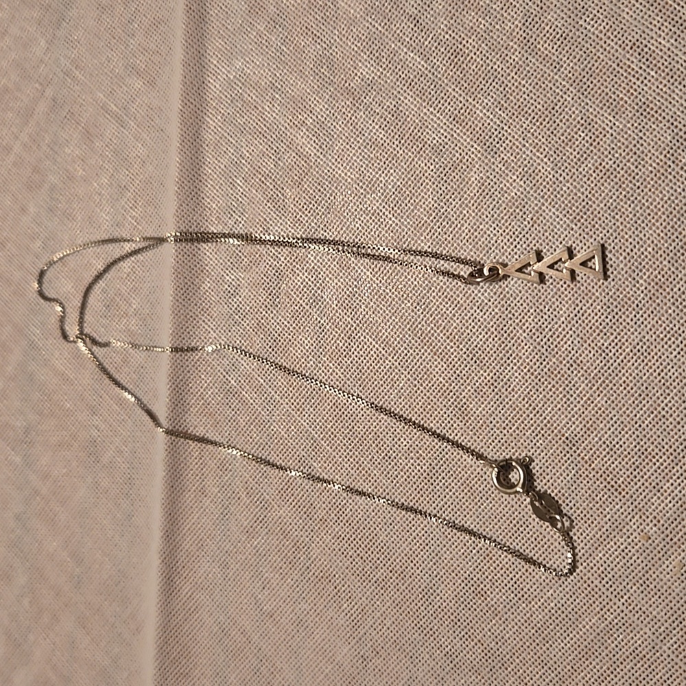 925 STERLING SILVER BOX CHAIN NECKLACE WITH TRI DELTA PENDANT